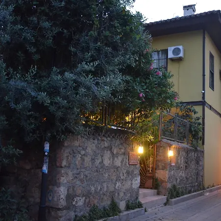 Kaleici Aparts 4* أنطاليا